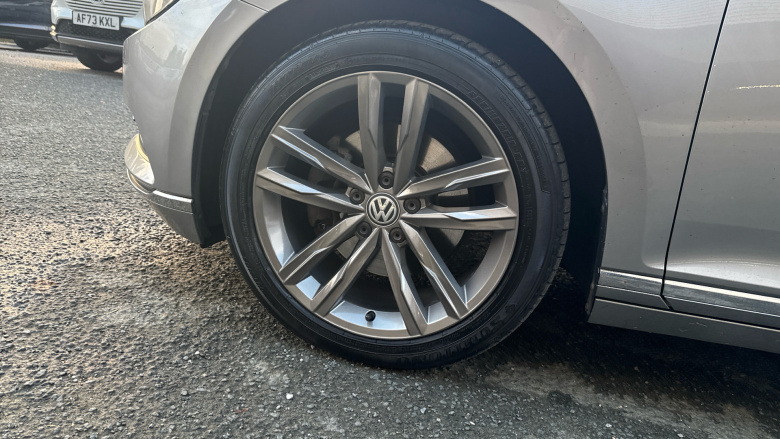 Volkswagen Passat 2.0 TDI GT 5dr DSG [Panoramic Roof] Diesel Estate